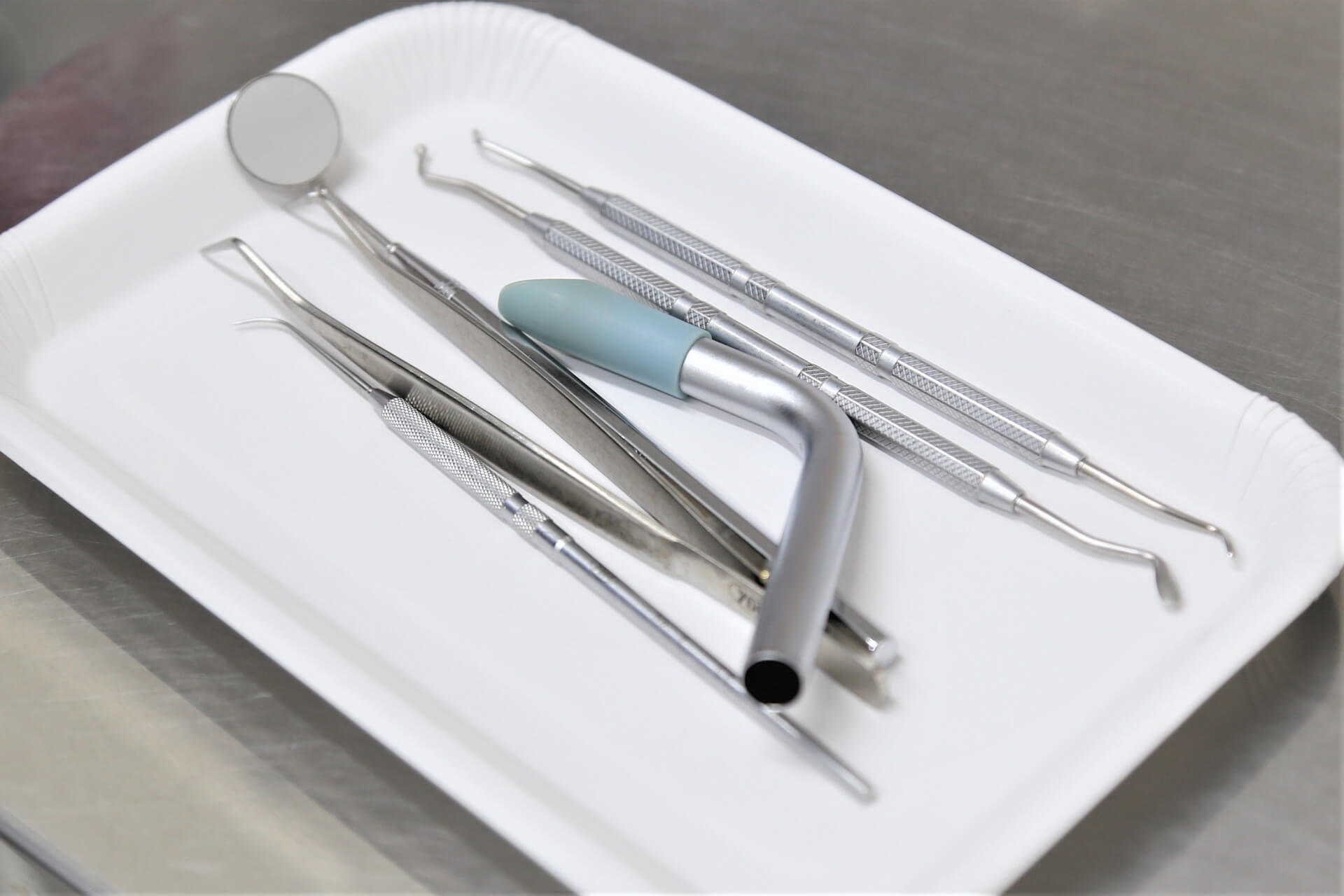 治療に使用した器具を回収